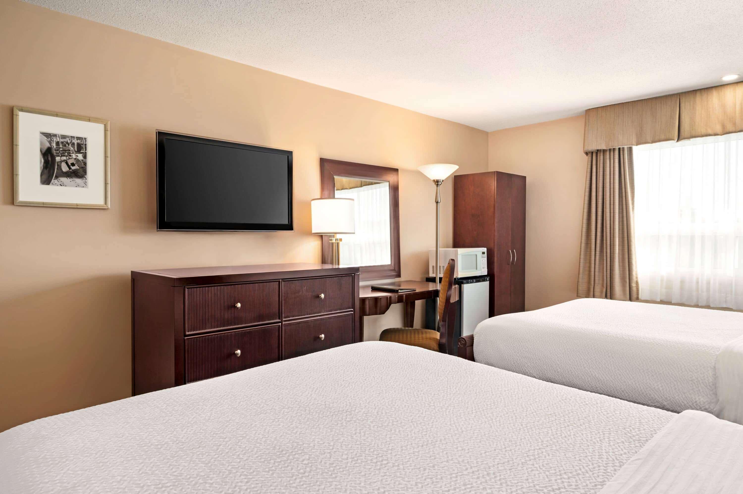 Days Inn By Wyndham Фредериктон Экстерьер фото