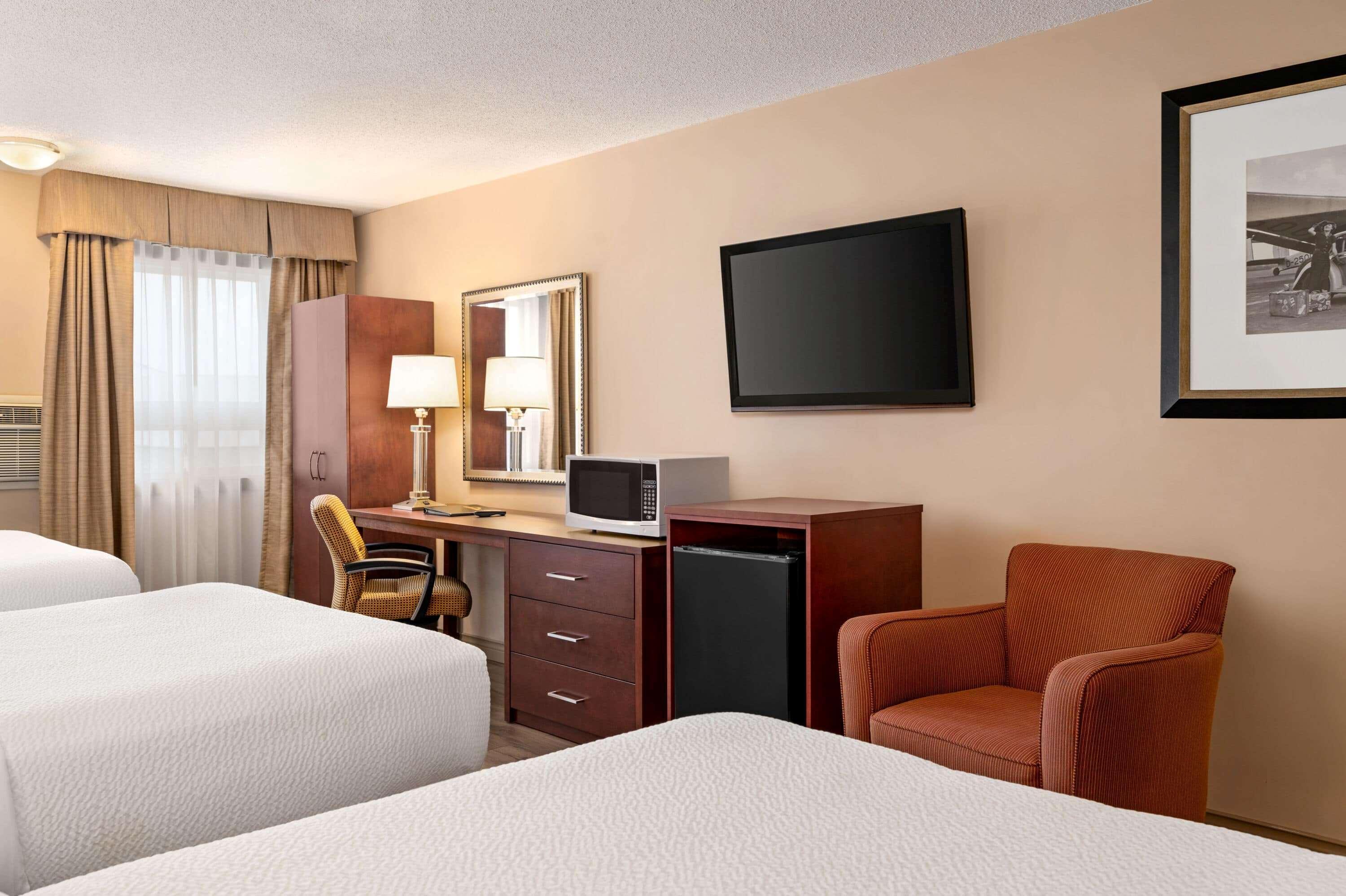 Days Inn By Wyndham Фредериктон Экстерьер фото
