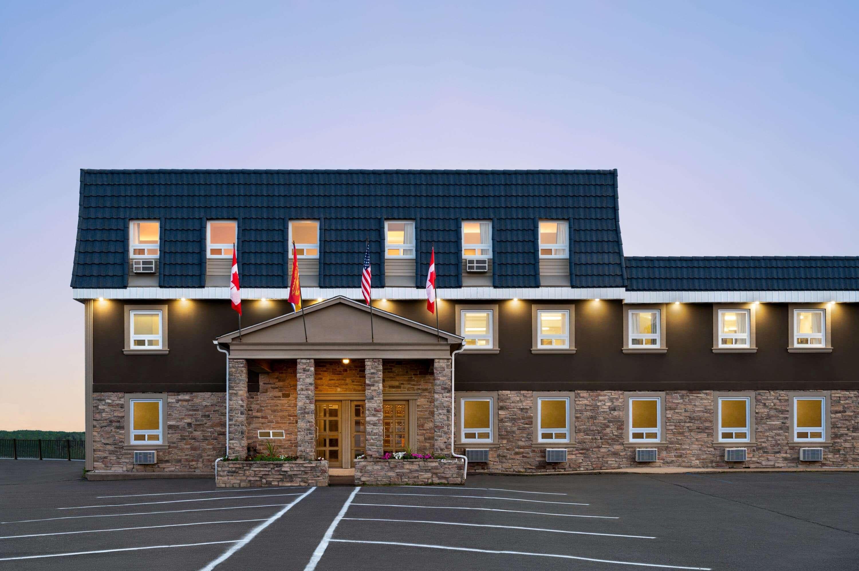 Days Inn By Wyndham Фредериктон Экстерьер фото